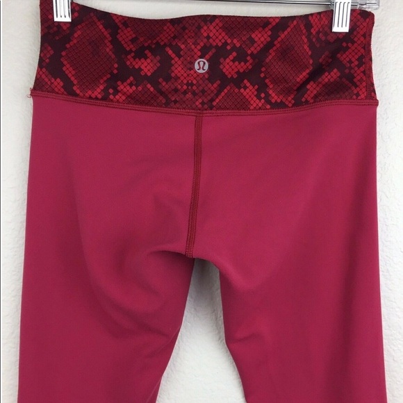2 pairs Lululemon capris Size 4 - Picture 2 of 4